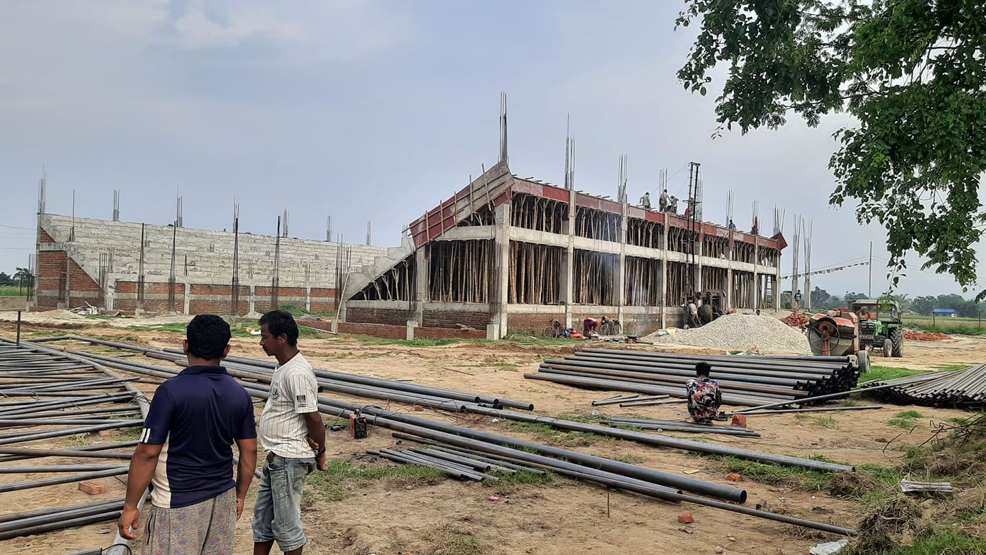 प्रचण्डको निर्वाचन क्षेत्रमा देशकै ठूलो २ वटा कवर्डहल बन्दै