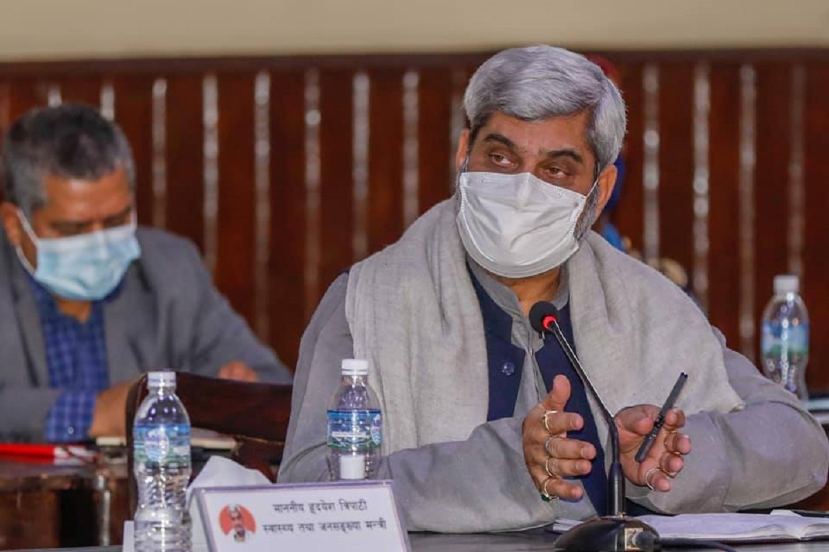 बाहिर प्रचार गरेजस्तो सरकारले हातखुट्टा छाडेको छैन: मन्त्री त्रिपाठी