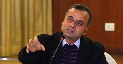 ‘नेपालमा बिकाउ नेताहरु बढि हुनु नै देशको दुर्भाग्य हो’- संविधानविद् आचार्य