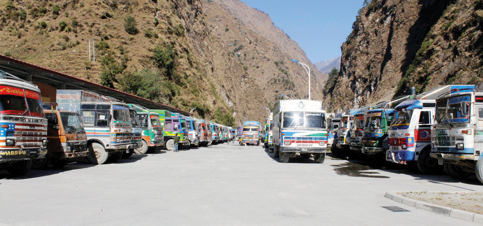 खासामा रोकिए दशैँका सामान