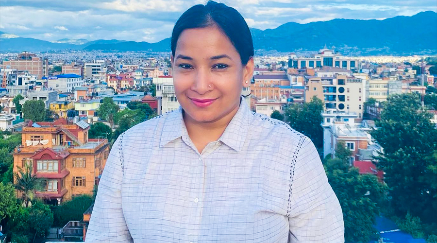 ओलीलाई प्रचण्डपुत्रीको जवाफ : माओवादीकै सहयोगमा दुई पटक प्रधानमन्त्री भएकाले ठुला कुरा नगरेकै बेस !