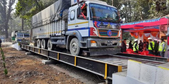 आँपटारीमा संचालन गरिएको तौलपुलबाट प्रदेश ट्राफिक मालामाल