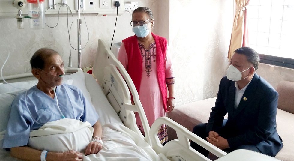 मोहन वैद्यलाई भेट्न नर्भिक अस्पताल पुगे उपराष्ट्रपति पुन