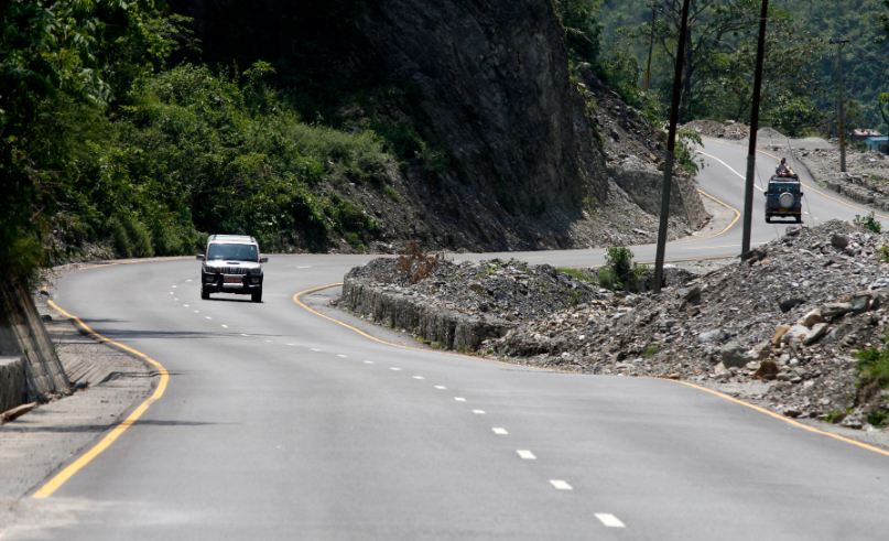 नारायणगढ-मुग्लिन सडक एसियाली राजमार्ग मापदण्डको बनाइँने