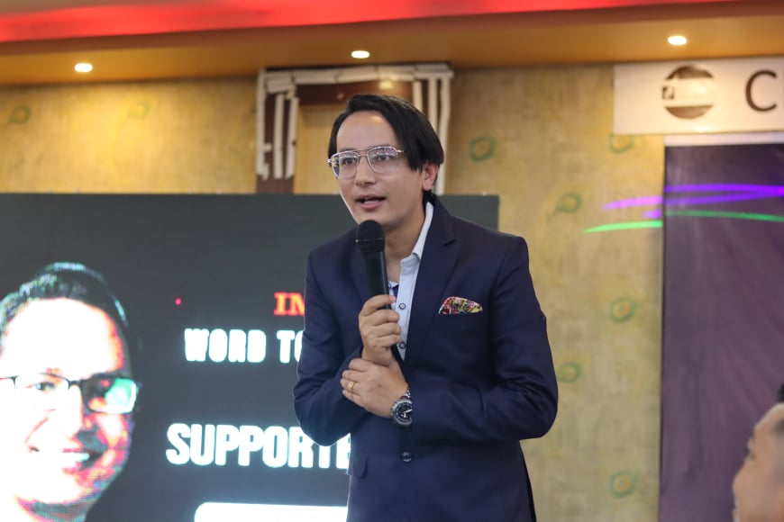 शब्द भ्रमणको क्रममा सैग्रेस चितवनमा, कार्यक्रममा युवायुवतीको घुइँचो