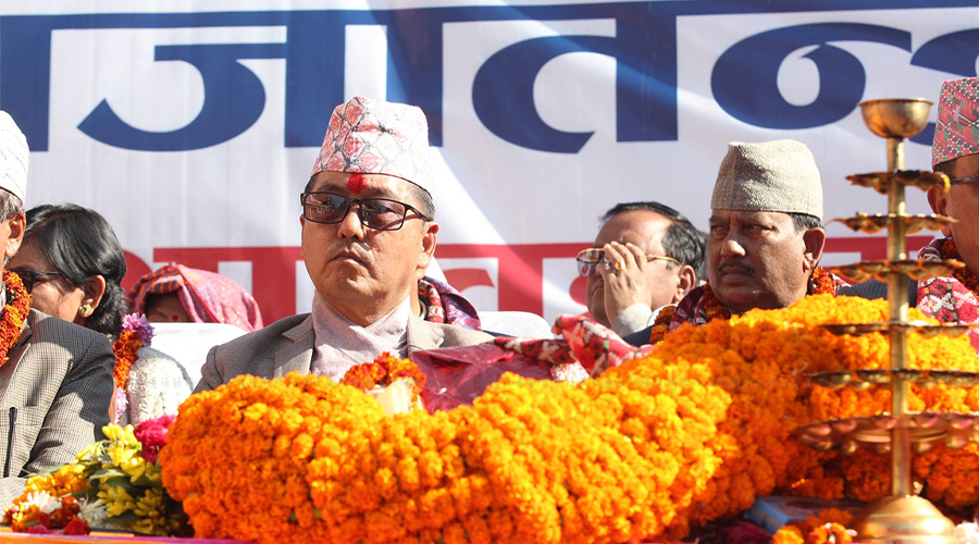 राजेन्द्र लिङ्देनले २५ किलोको माला लगाउन अस्विकार गर्दै भने- म अझै लायक भइसकेको छैन