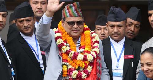 मुलुकलाई जिताउन गठबन्धनले जित्न पर्छ : कृष्णबहादुर महरा