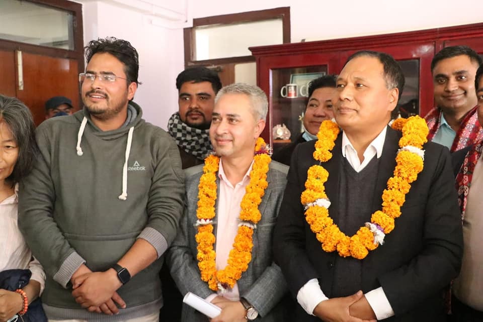 कुलमानलाई भेटेर ज्ञानेन्द्र शाहीले भने, ‘भारतमा विद्युत बेच्नुअघि कर्णालीका अँध्यारा वस्तीमा पुर्‍याइयोस्’