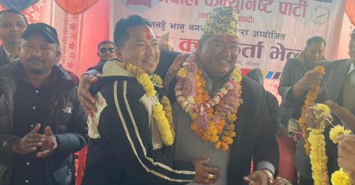 राष्ट्रिय युवा संघका केन्द्रिय सदस्यसहित सयौ कार्यकर्ता एकीकृत समाजवादीमा प्रवेश