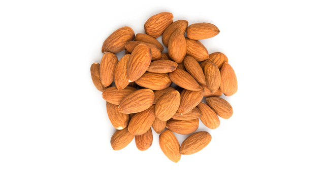 यी व्यक्तिले खान हुँदैन बदाम