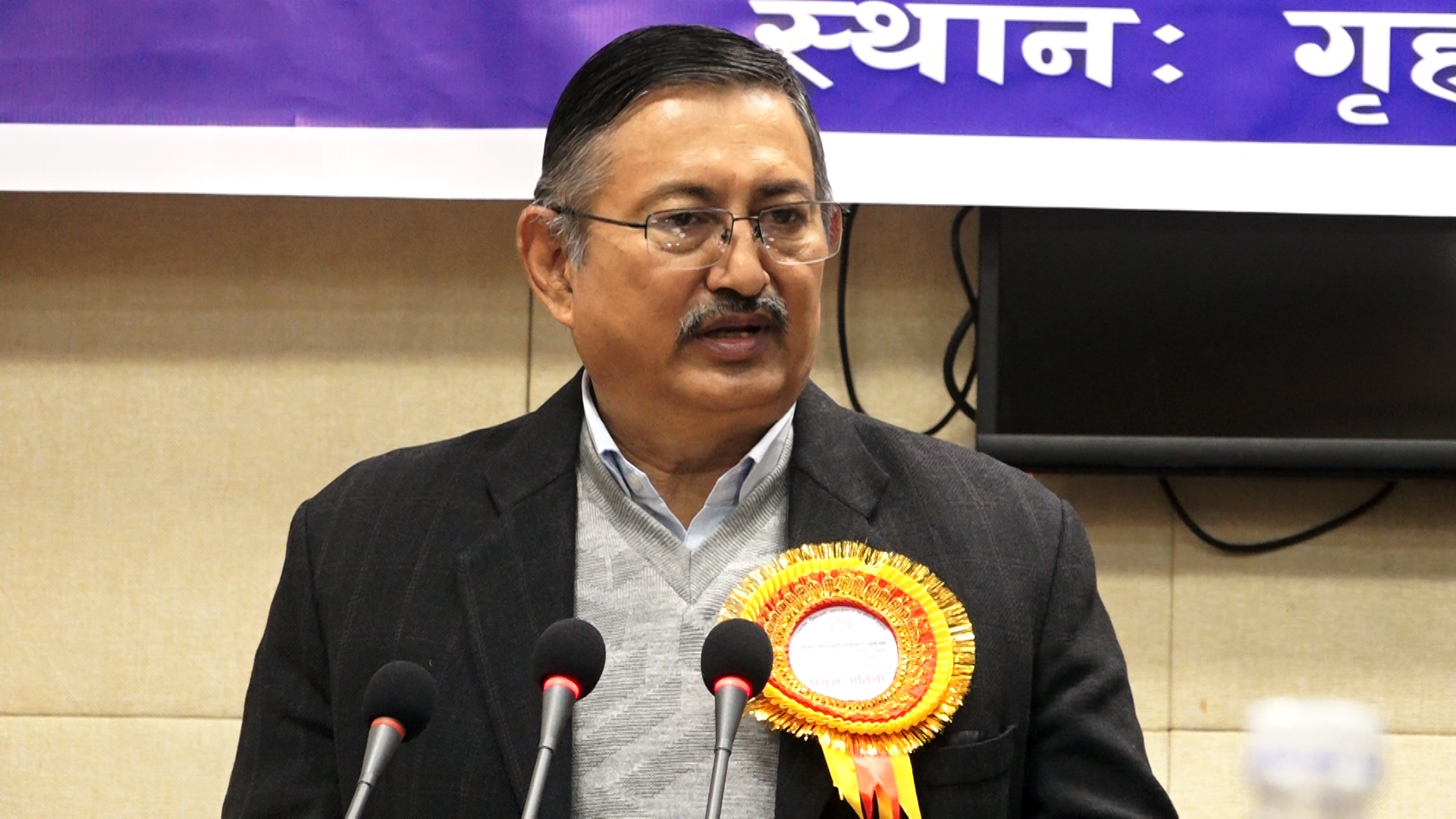 नेपाली बाहेक अरुले नागरिकता पाउने छैनन् : गृहमन्त्री खाँण