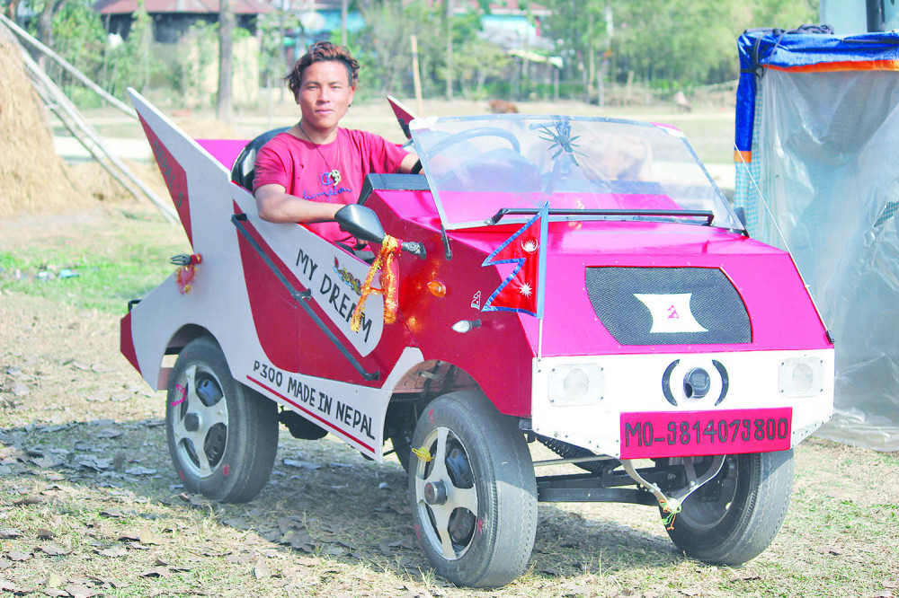 नेपाली युवा जसले चार वर्ष लगाएर मोटरसाइकलको इन्जिनबाट बनाए अनौठो गाडी