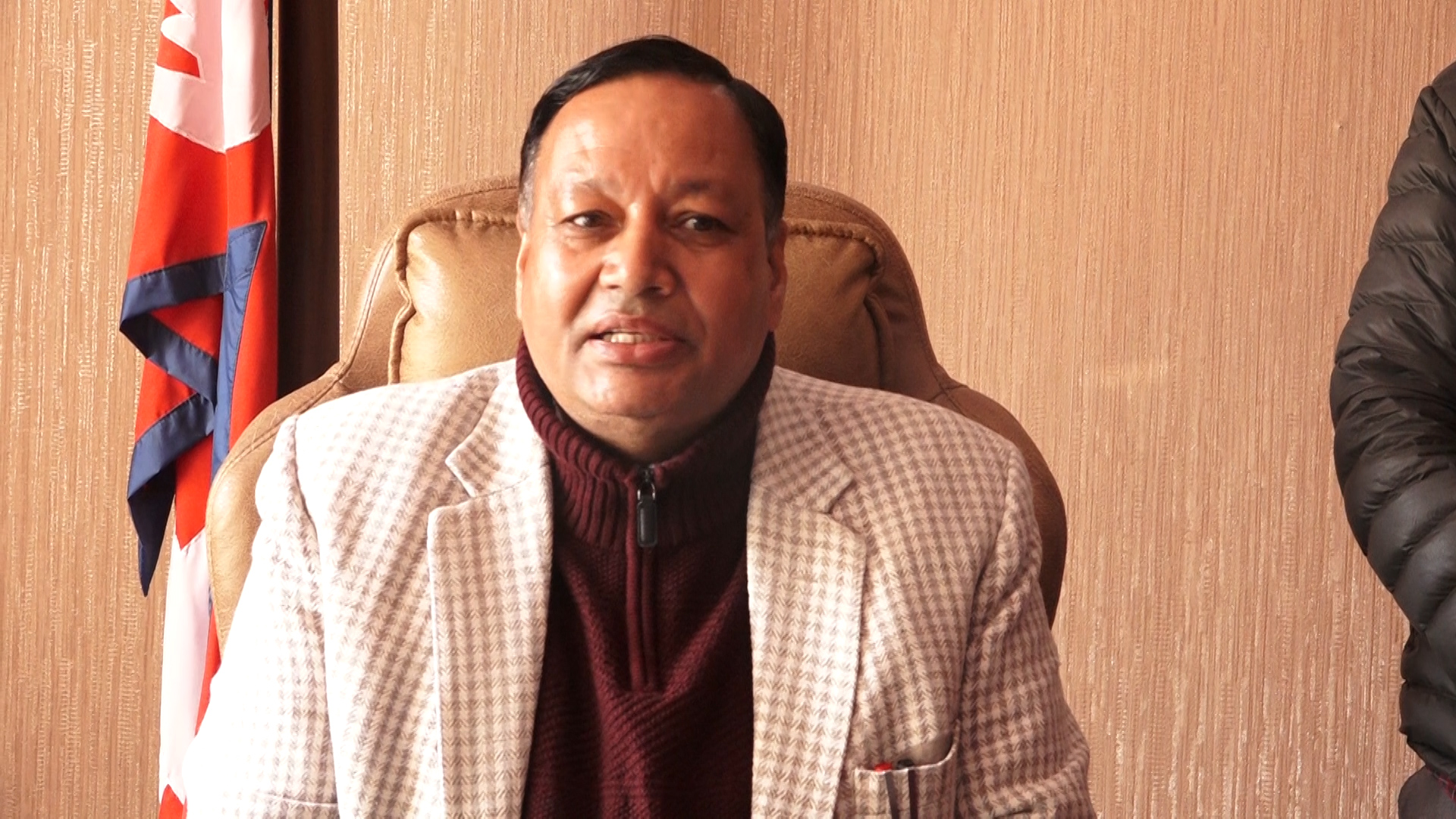 माफियाहरूबाट सरकार डराउँदैन : शिक्षामन्त्री पाैडैल