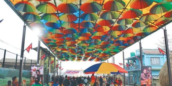 पटिहानीको ‘अम्रेला स्ट्रिट’जहाँ छाता हेर्न पर्यटक आउँछन