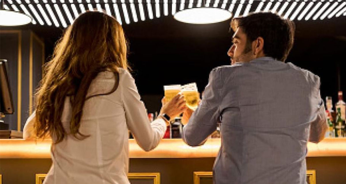 चार बोतल वाइन पिएर प्रेमिकासँग रोमान्टिक डिनर, १८ हजारको बिल आएपछि फरार