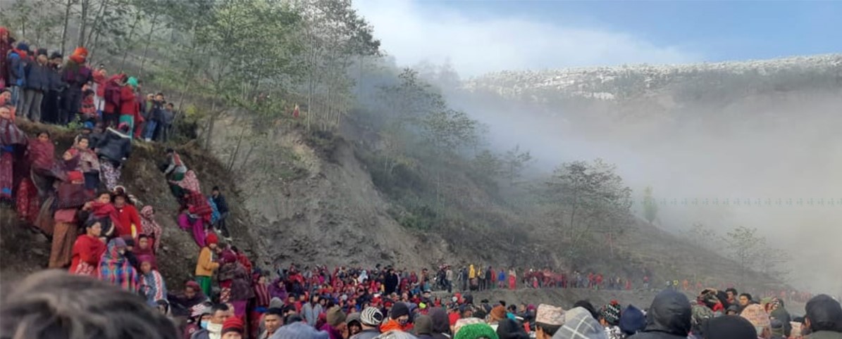 ‘बेहुली भित्र्याउने उल्लासमा रहेको गाउँ, शव बोकेर घाट जानुपर्ने बाध्यता आइलाग्यो’