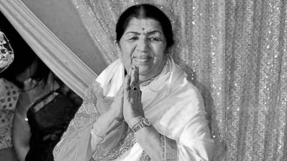 वरिष्ठ गायिका लता मंगेसकरको ९२ वर्षको उमेरमा निधन