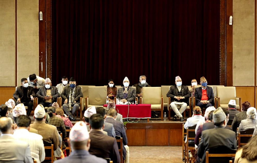 खाली कागजमा हस्ताक्षर गर्न पाँच सांसदद्वारा अस्वीकार