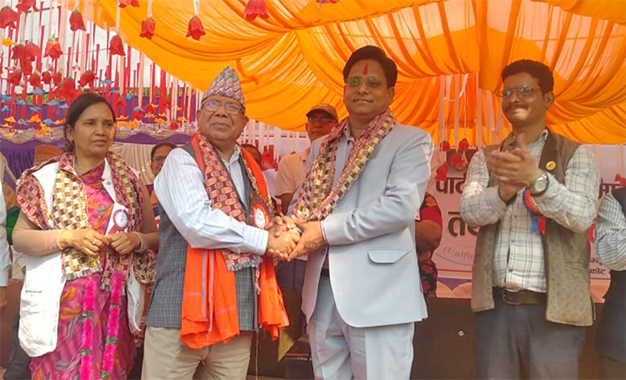 कञ्चनपुरमा एमालेबाट निर्वाचित मेयर एकीकृत समाजवादी प्रवेश