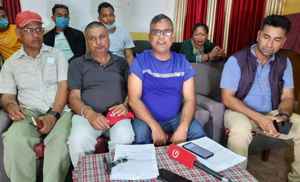 एकीकृत समाजवादी छाडेका मकवानपुर जिल्ला अध्यक्ष श्रीधर पोखरेल पुनः एमालेमा प्रवेश गर्दै