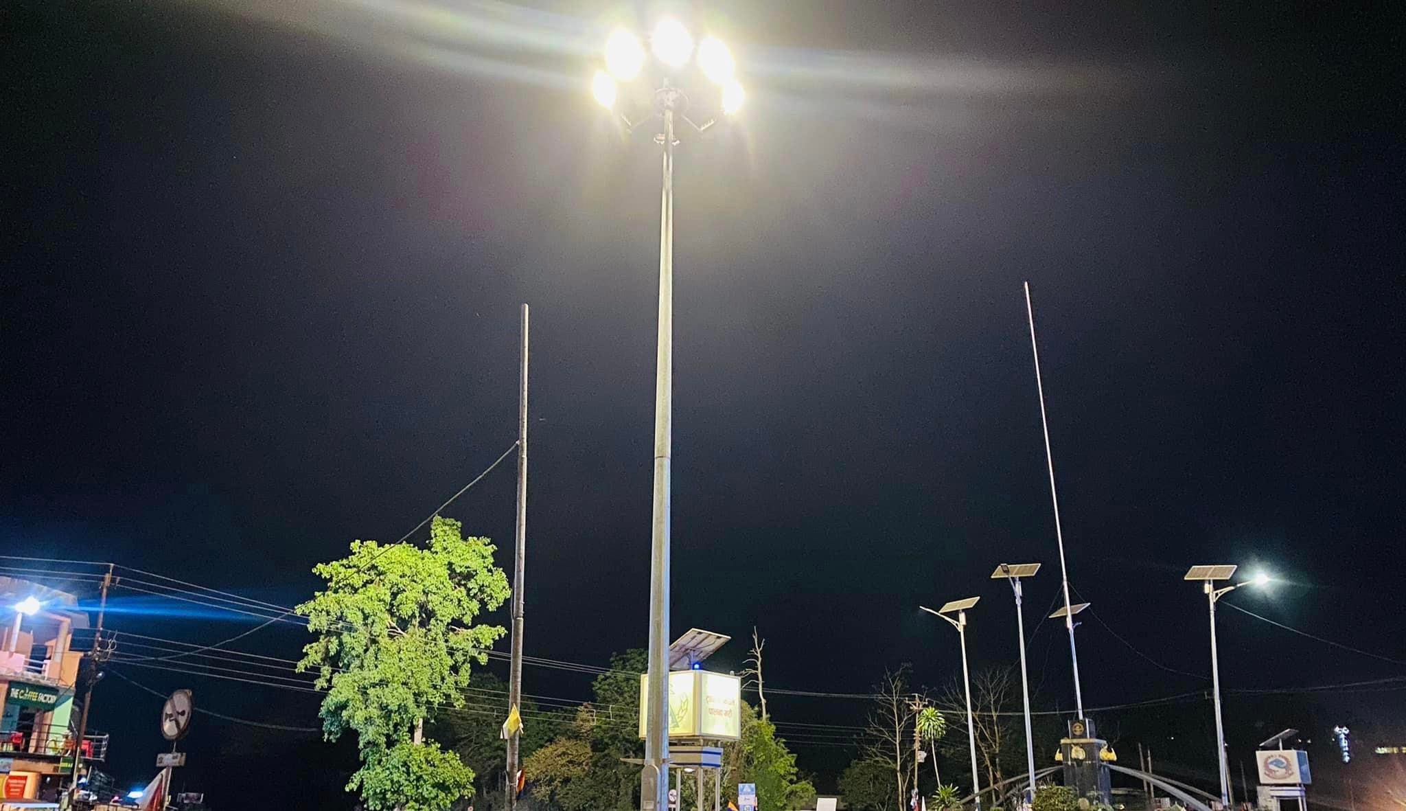 सुरु भयो भरतपुरमा स्मार्ट लाईट जडानको कार्य, महानगरको मुहार फेरिदै