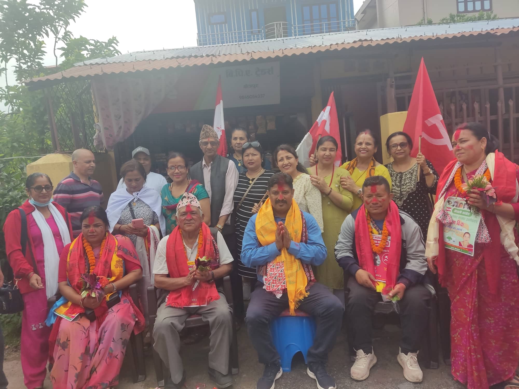 वडा नम्बर २ का अध्यक्ष उम्मेदवार रानाभाट भन्छन : एमालेजनले पनि तपाईलाईनै भोट दिन्छु भन्दा निकै खुशी लागेको छ ’