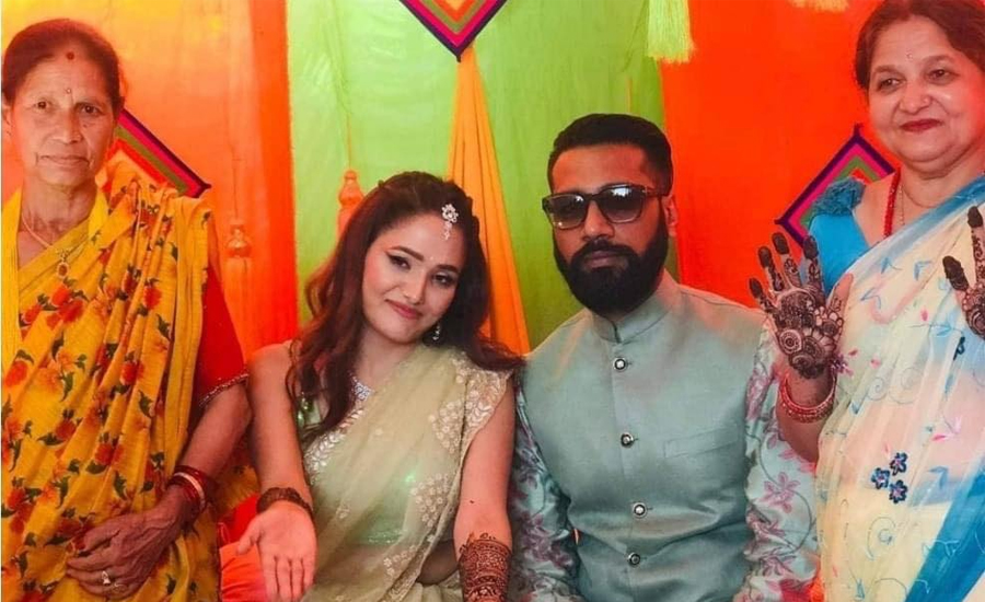 सारीमा सजिएकी इन्दिराको हातमा मेहेन्दी, चाँडै बिहे बन्धनमा बाँधिने