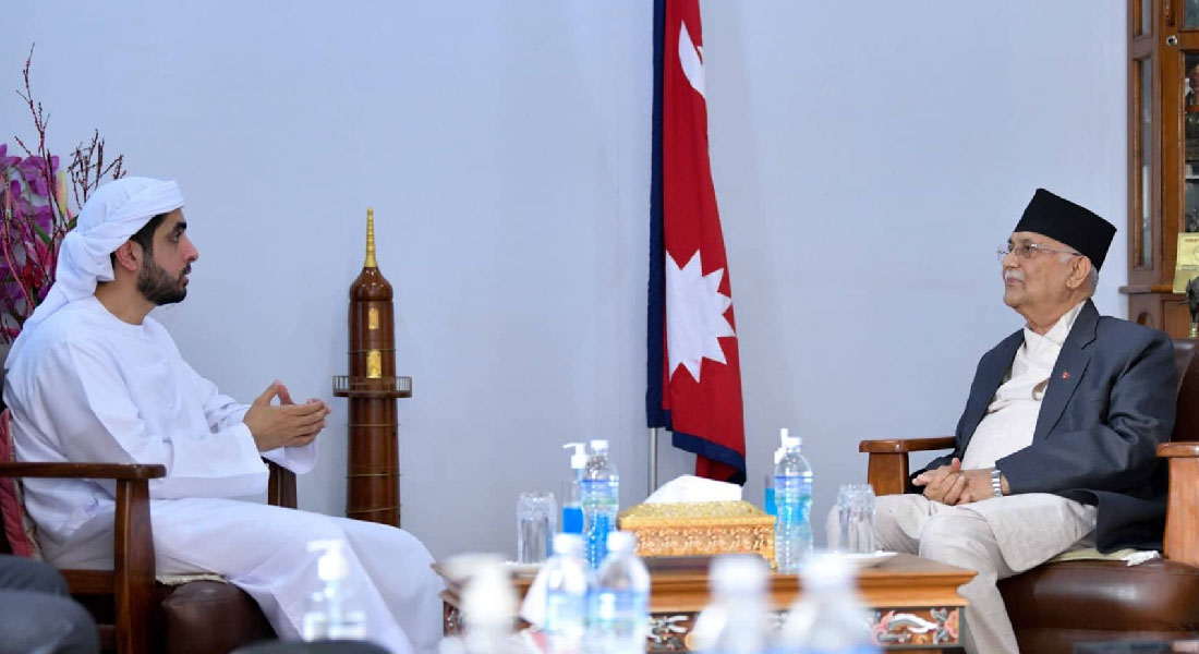 दुर्गा प्रसाईंलाई नक्कली ‘सुनको लौरो’ दिएका माक्तुमले भेटे ओलीलाई