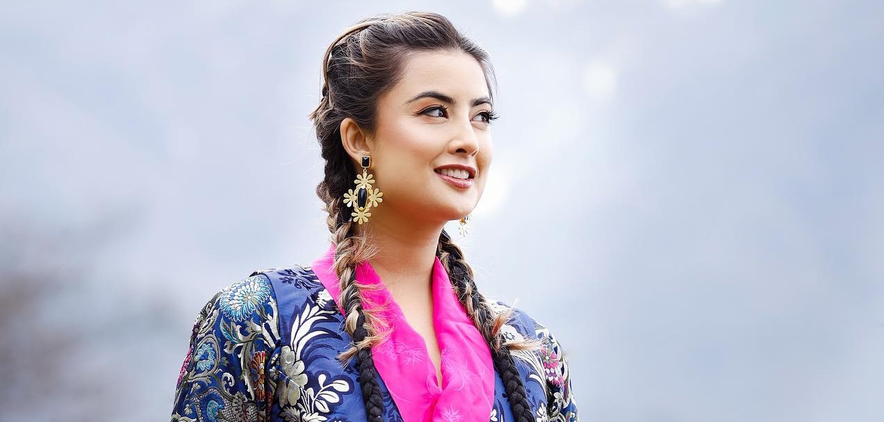 सुन्दरताको चर्चामा सधै रहने नीति फिल्म डेब्यूको तयारीमा