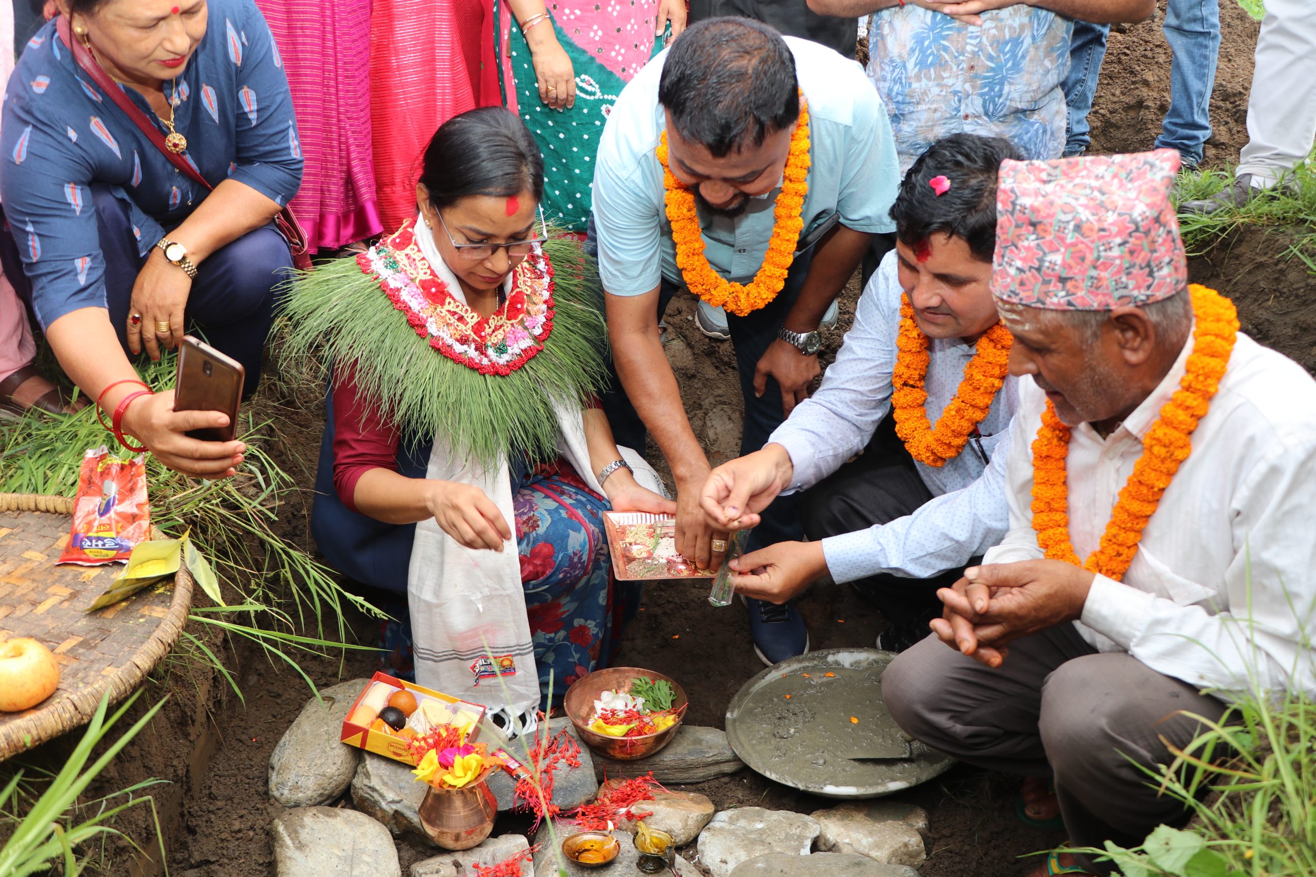 मेयर रेनु दाहालद्धारा हाकिमचोक–सीतामाई सडकको शिलान्यास
