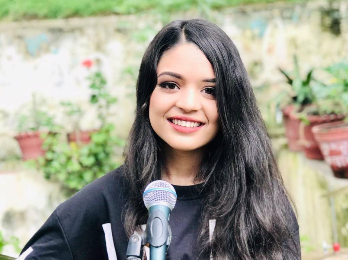 गायनमा फर्किइन् समीक्षा अधिकारी