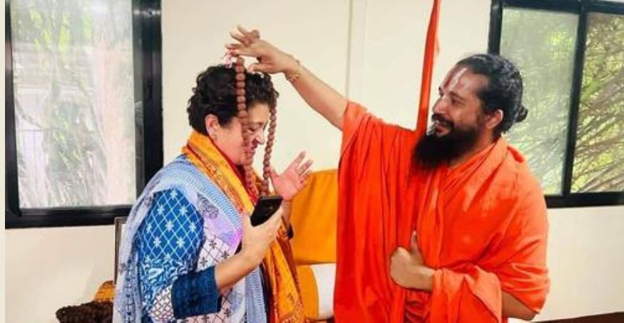 विवादास्पद धर्मगुरु सिद्धबाबाको आश्रममा सुजाता कोइराला !