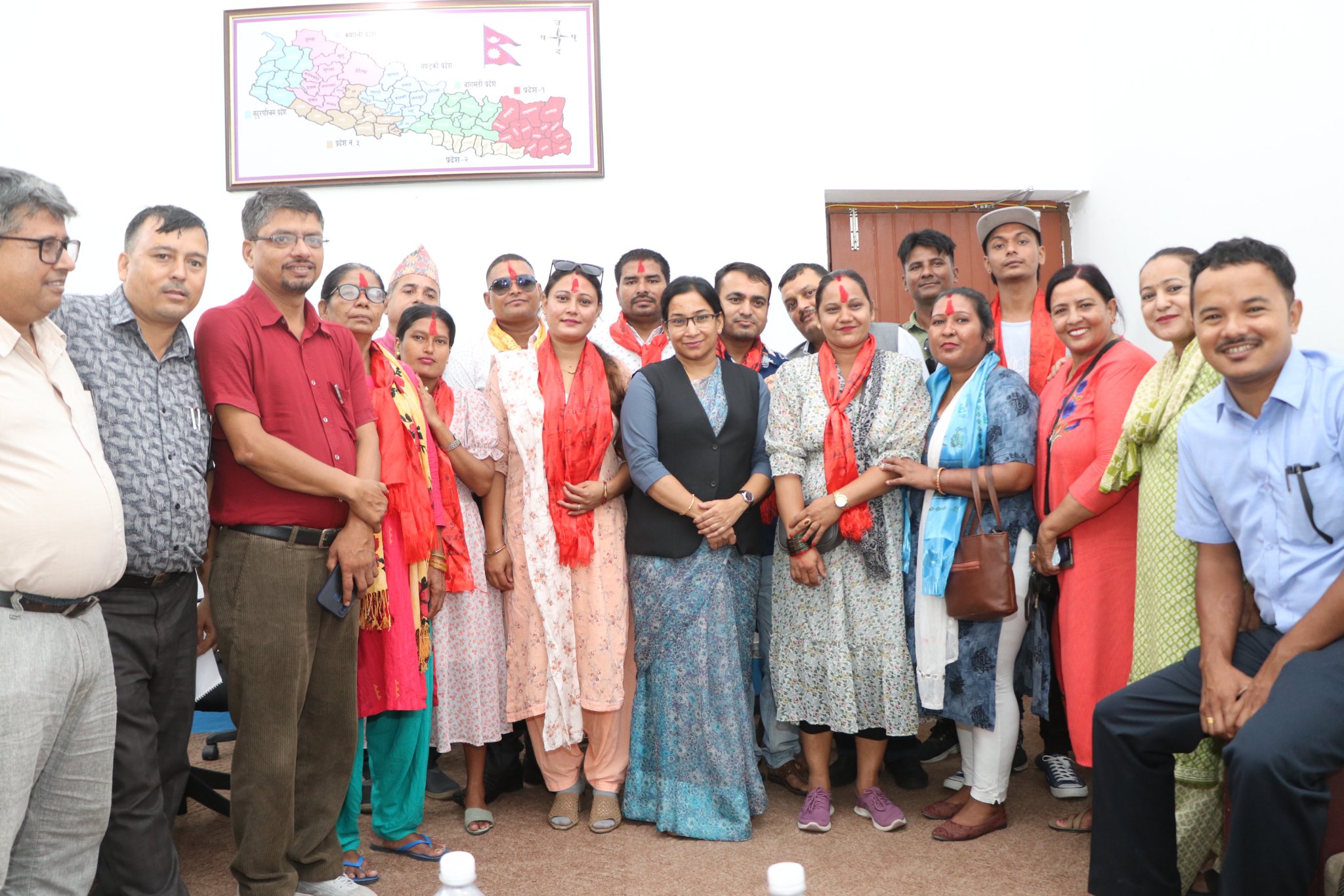 जनता समाजवादी पार्टी निकट  समाजवादी युवा संघ भरतपुर महानगरपालिका अध्यक्षको  नेतृत्वमा ८ जना  नेकपा माओवादी केन्द्रमा प्रवेश