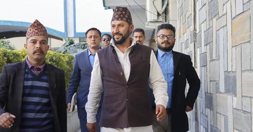 चितवन २ मा पुनः उम्मेदवार बन्ने लामिछानेको तयारी, पार्टीले बोलायो बैठक