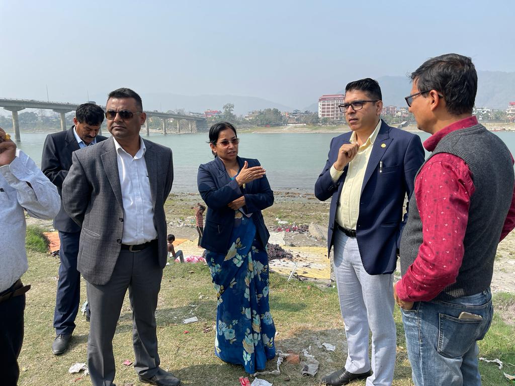 महानगर प्रमुख दाहालद्धारा नारायणी नदी किनार प्रर्दशनी मैदानको निरीक्षण