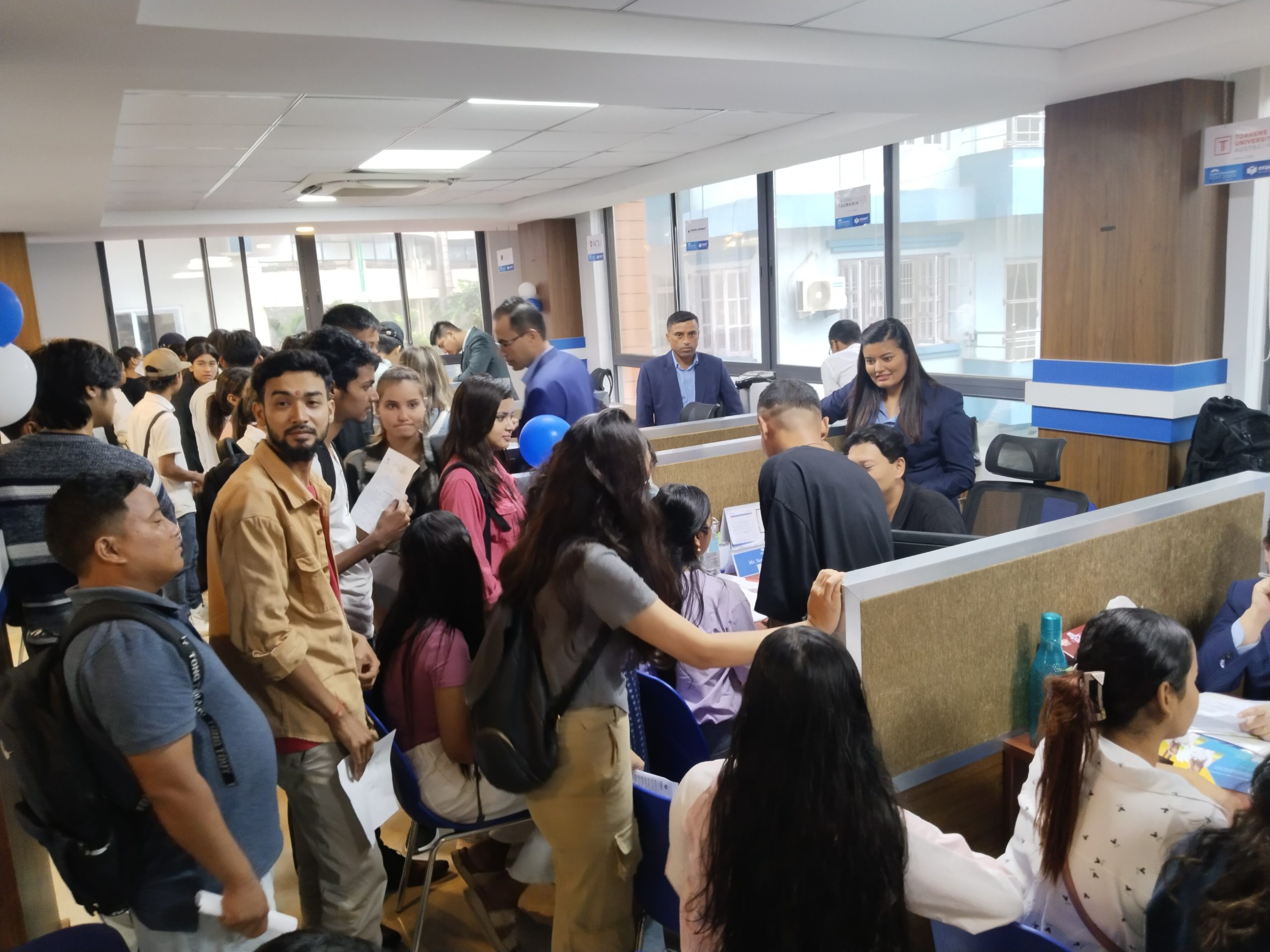 उच्च शिक्षाका लागि विद्यार्थीको विदेश मोह, ‘एक्सपर्ट एजुकेशन फेष्ट’मा विद्यार्थीको भीड