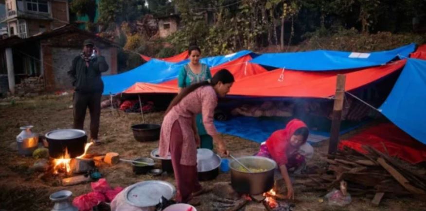 त्रिपालमै बसेका ३२ भूकम्पपीडितको मृत्यु