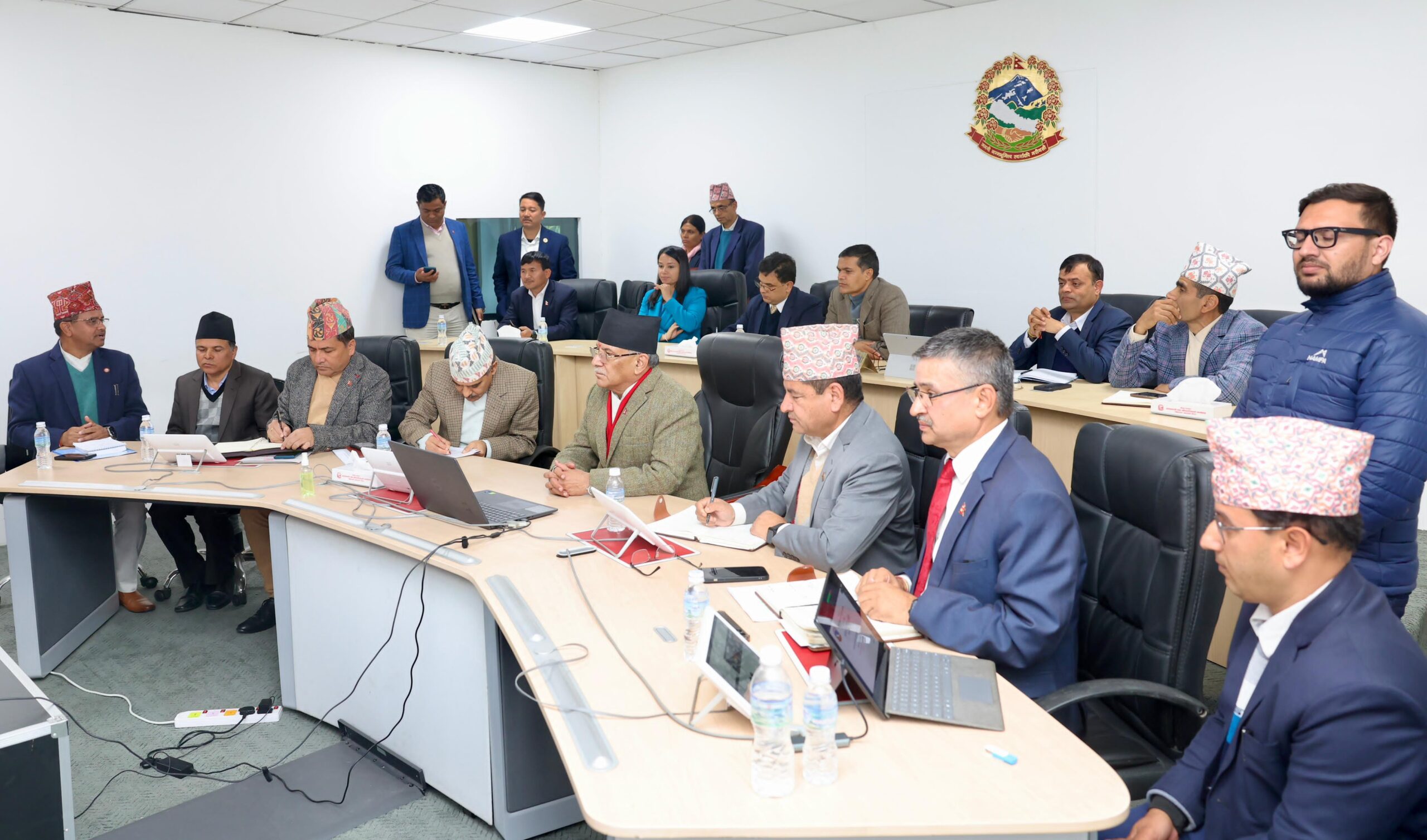 सिंहदरबारबाटै नारायणगढ-बुटवल र मुग्लिन-पोखरा सडकको ‘भर्चुअल’ निरीक्षण