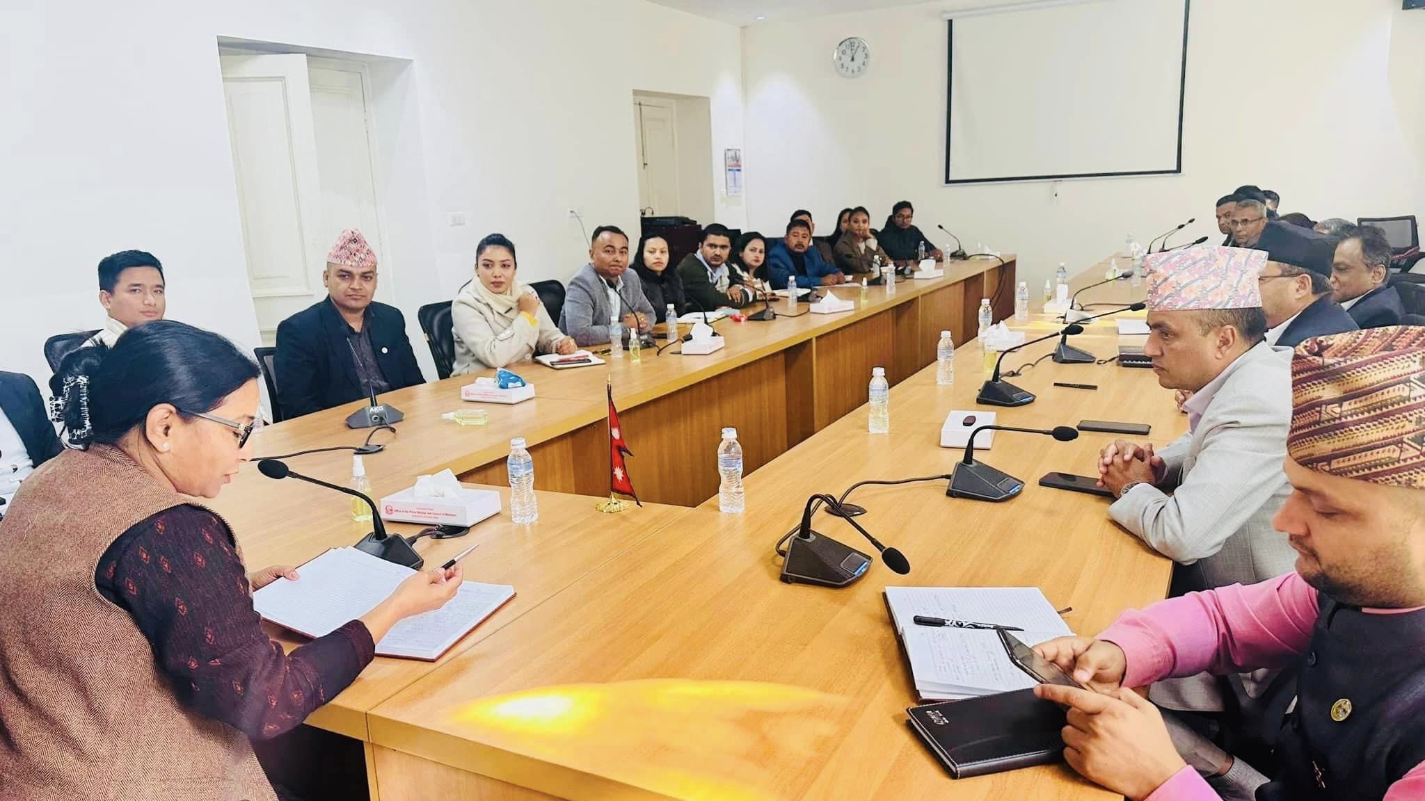 गौतम बुद्ध अन्तराष्ट्रिय क्रिकेट रगंशालामा तत्काल खेल्न मिल्ने बनाउन रेनु दाहालको निर्देशन