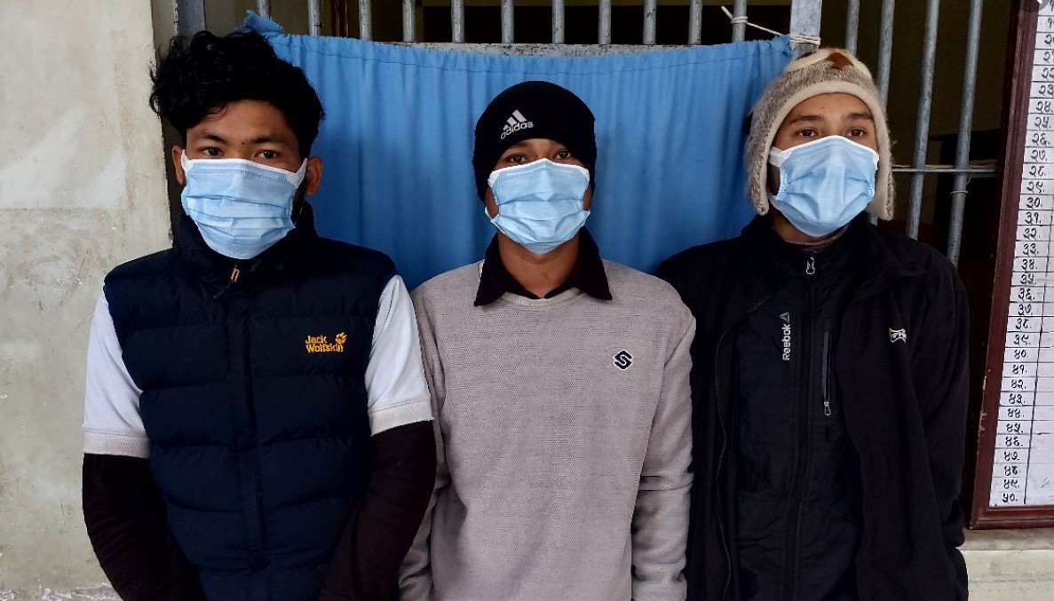 चितवनका व्यवसायीसंग ज्यान मार्ने धम्की दिएर फिरौती माग गर्ने तीन युवक पक्राउ