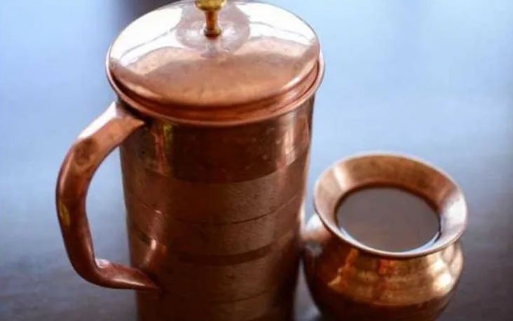 तामाको भाँडामा राखेको पानी पिउँदाका फाइदा यस्ता छन्