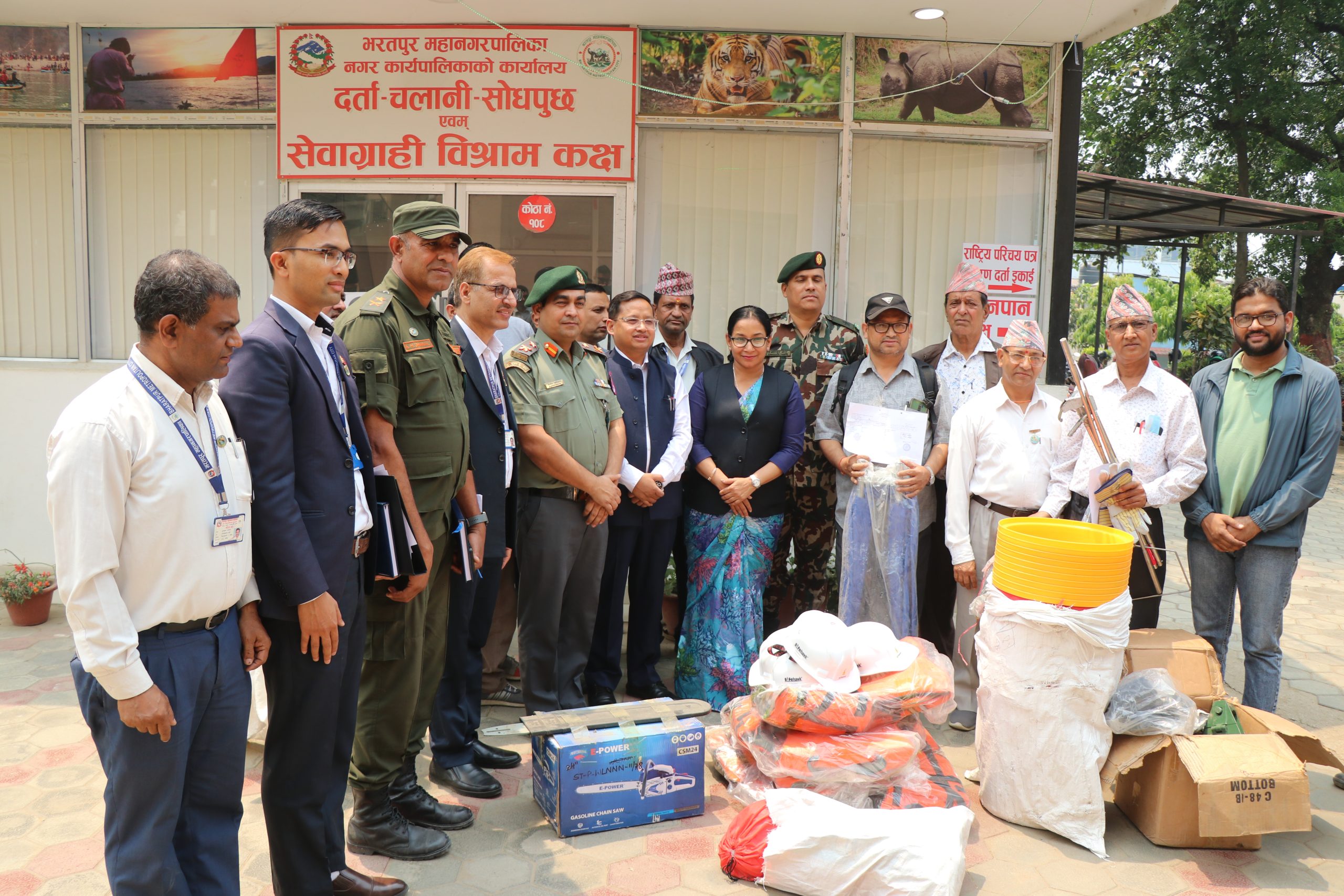 भरतपुर महानगरपालिकाद्वारा विपद्का उद्धार सामग्री हस्तान्तरण