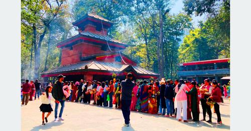 चैतेदसैँमा कालिका मन्दिरमा धार्मिक पर्यटकको घुइँचो