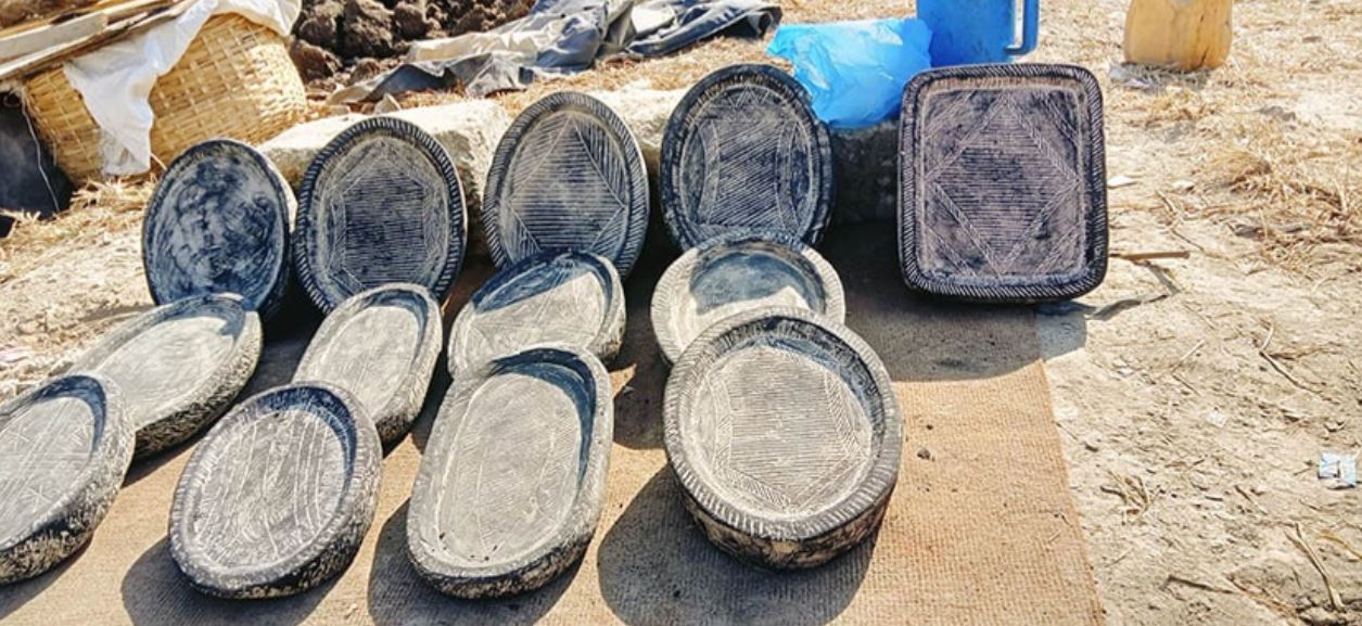 सिलौटो बेचेर मासिक ३५ देखि ४० हजार आम्दानी गर्दै धरानका विशाल