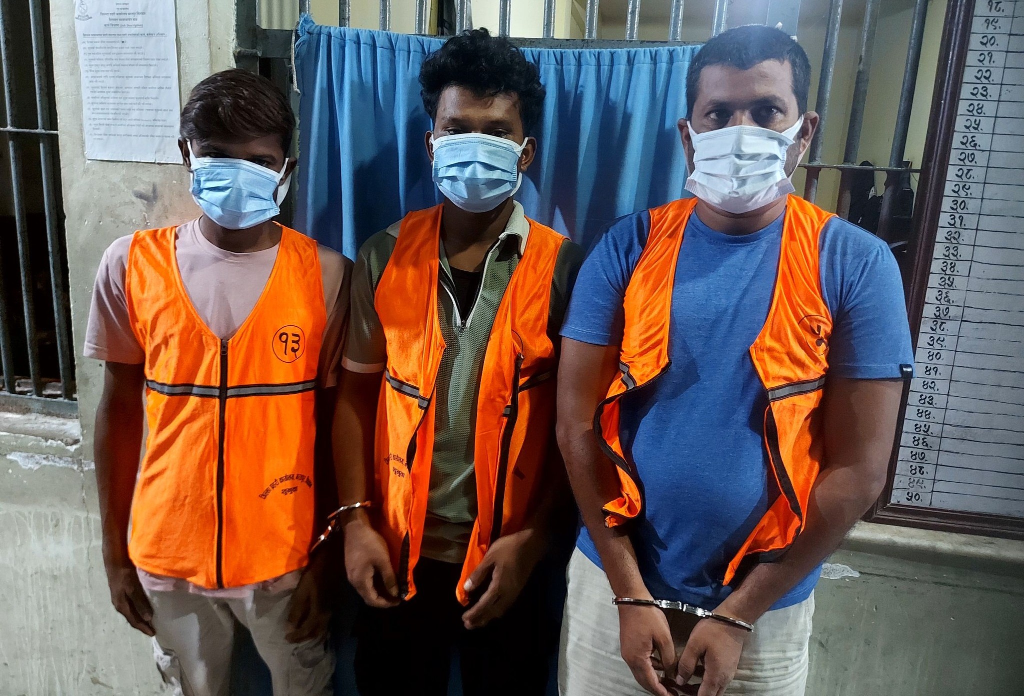 चितवन प्रहरीको एक्सनः २८ सय पिस पटकासहित तीन जना पक्राउ