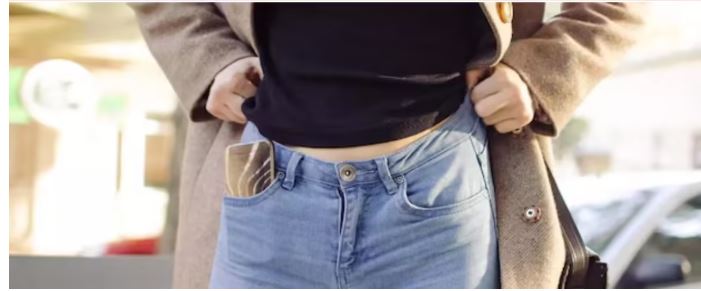 महिलाको जिन्सको खल्ती पुरुषको भन्दा किन सानो हुन्छ ? पढनुहोस् इतिहास