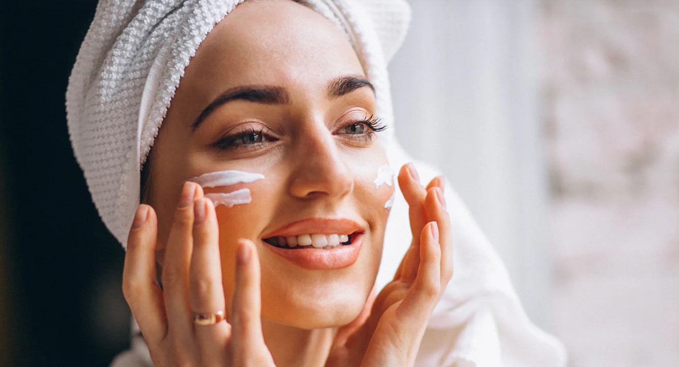 सुत्नु अघि लगाउनु होस् पाँच चीज, देखिनेछ छालामा थप चमक