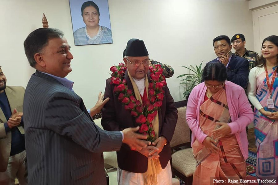 ओलीलाई पोखरेलको चुनौती– तपाईले नेतृत्व छोड्नुस्