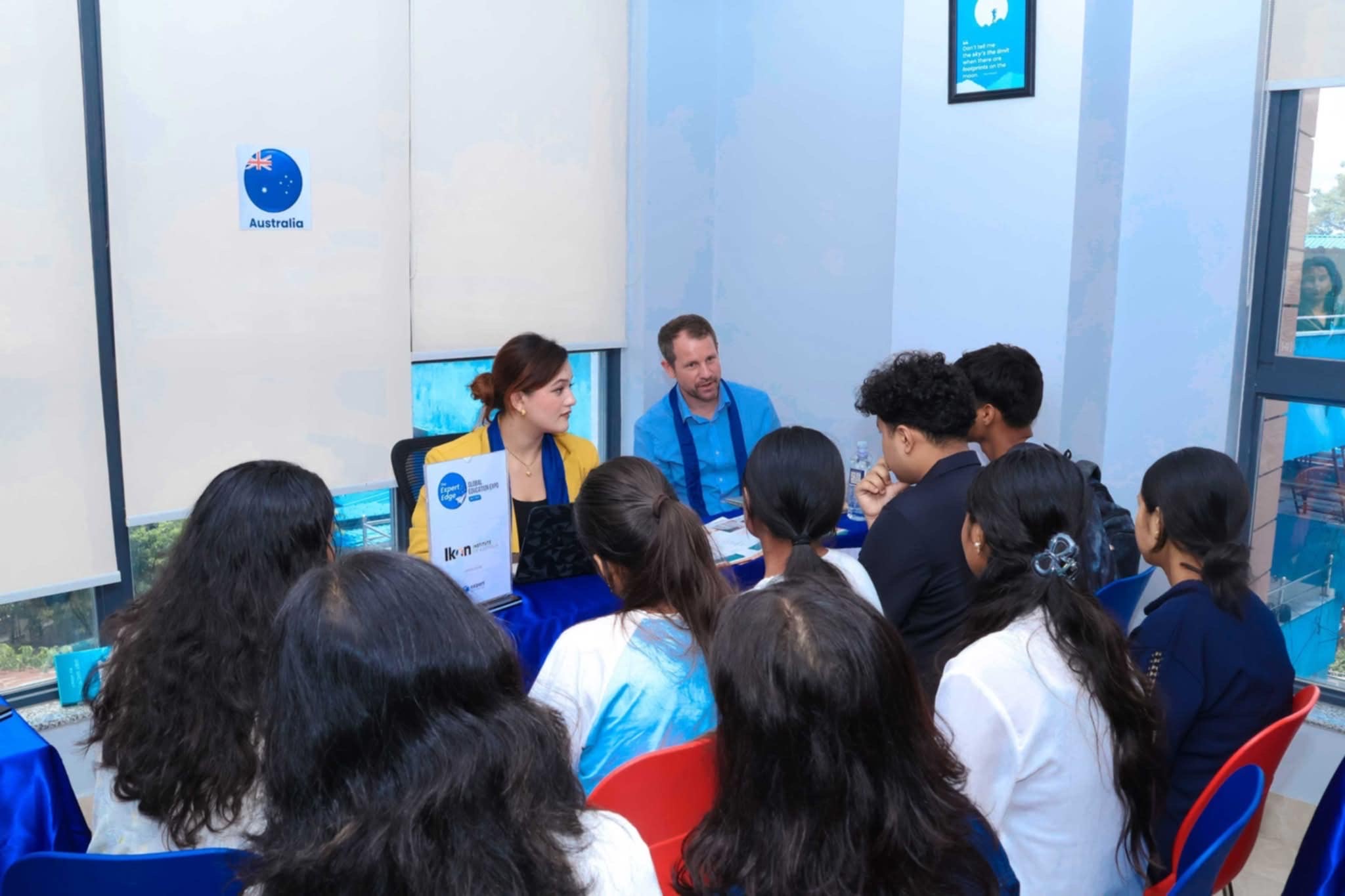 एक्सपर्ट चितवनको शैक्षिक मेलामा विद्यार्थीको घुईचो