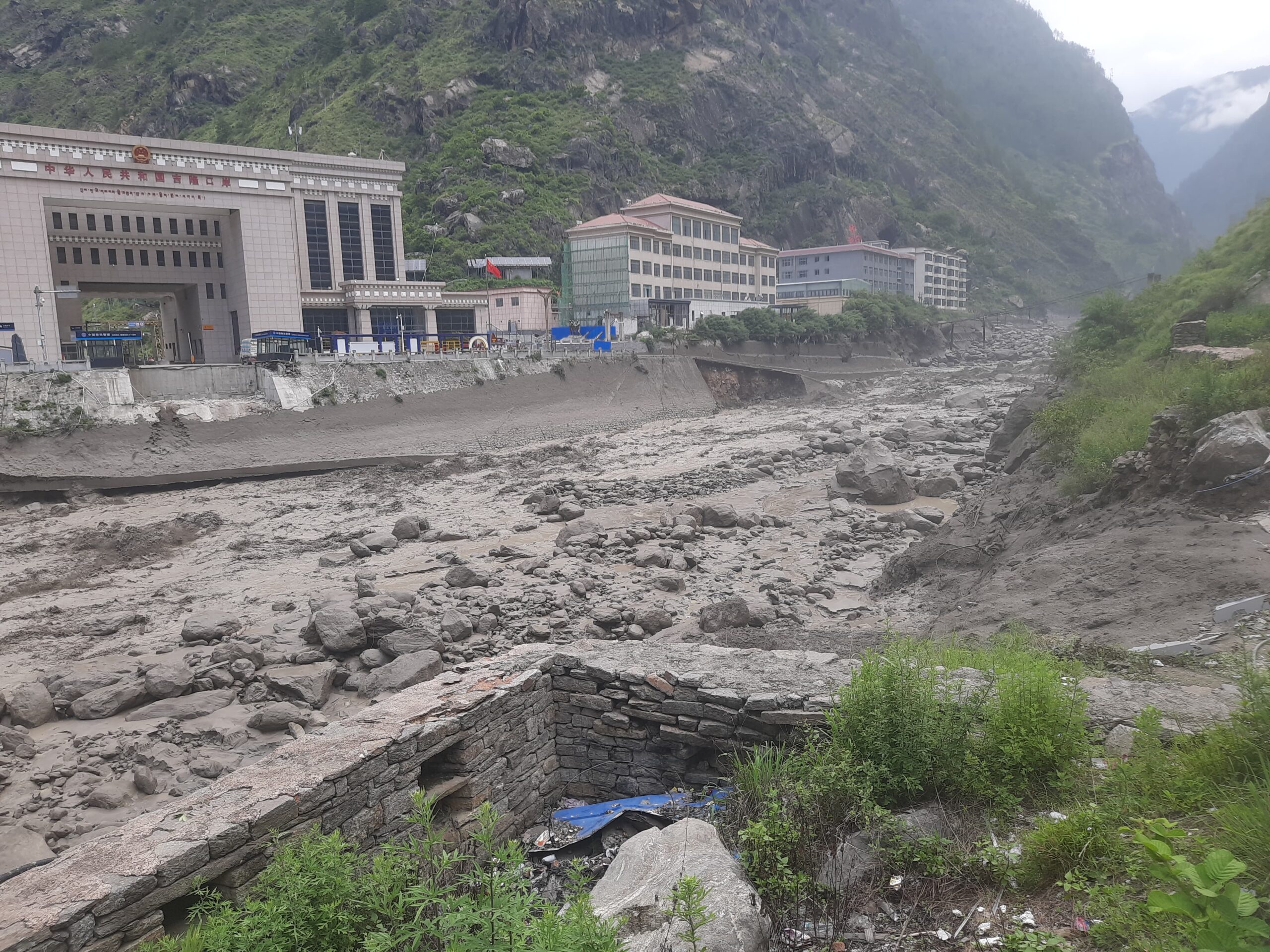 आजको मौसमः बाढी पहिराे र डुबान हुन सक्ने, सतर्कता अपनाउन अनुराेध
